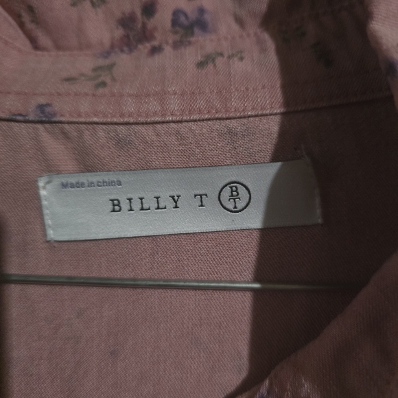 Delicate Floral Ruffle Blouse - Picture 3 of 4